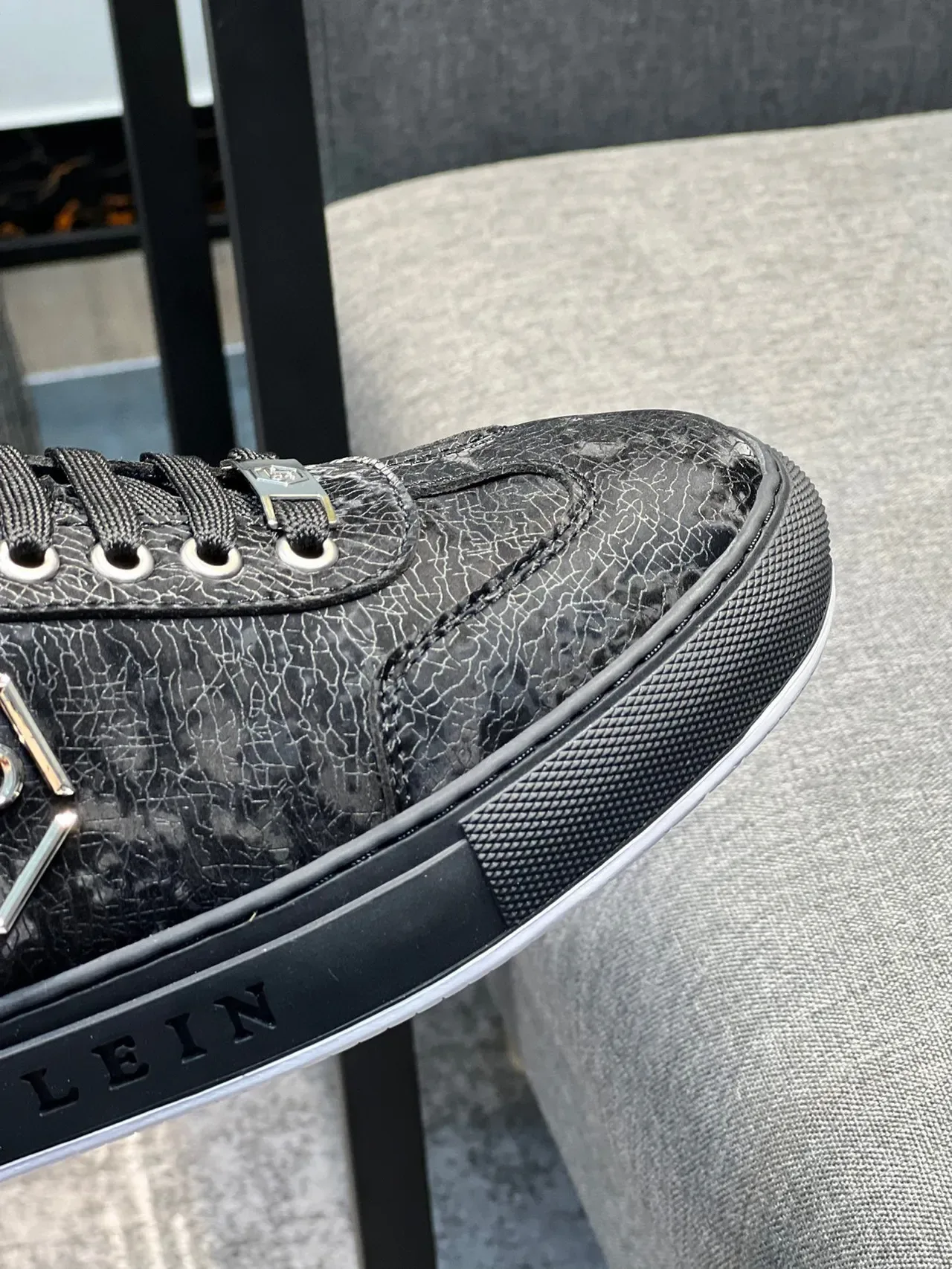 Philipp Plein Noir Blanc Cuir Texturisé Supérieur Hexagonal Logo Métallique Lifestyle Sneakers 4