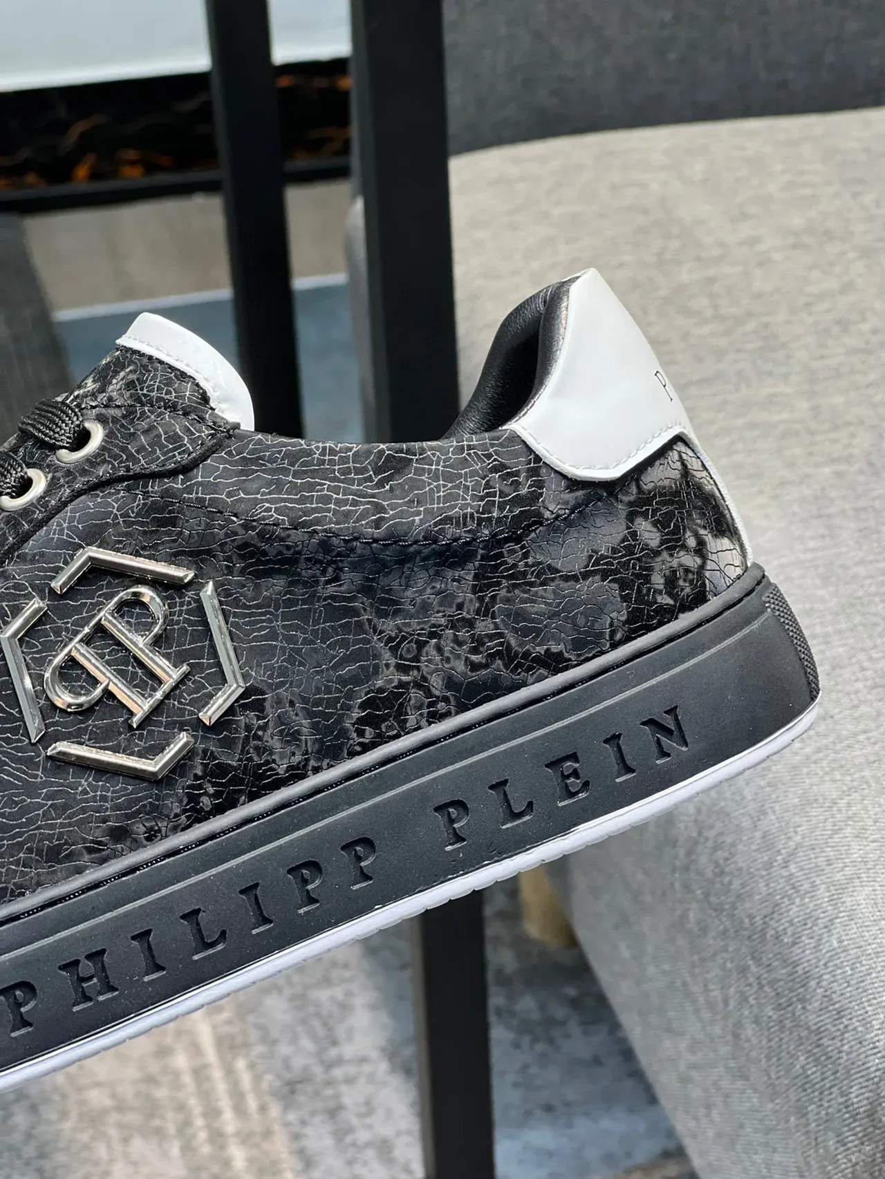 Philipp Plein Noir Blanc Cuir Texturisé Supérieur Hexagonal Logo Métallique Lifestyle Sneakers 8