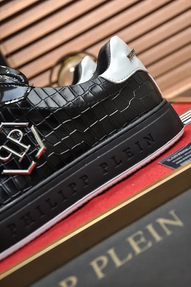 Philipp Plein Lifestyle Sneakers Preto Prata Couro Patentado com Embossado Crocodilo Logotipo PP Hexagonal Lifestyle Sneakers 2
