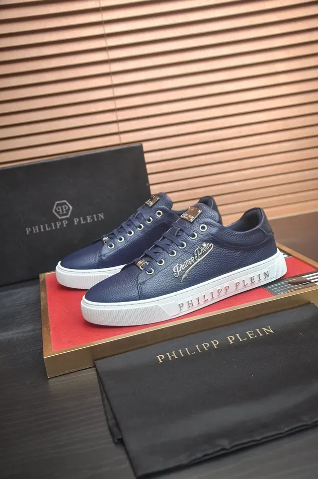 Philipp Plein sneakers lifestyle bleu marine blanc cuir supérieur semelle intermédiaire embossée branding sneakers lifestyle 4