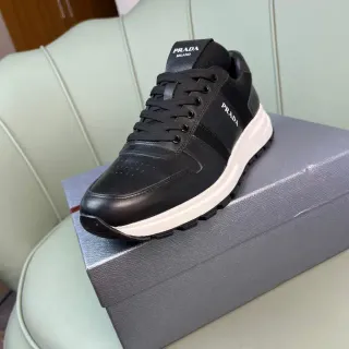 Prada কালো চামড়া এবং টেক্সটাইল লাইফস্টাইল স্নিকার