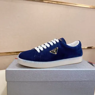 Prada حذاء رياضي أسلوب حياة أزرق أبيض جلد مدبوغ مع أحزمة