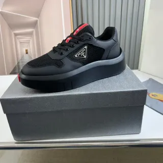 Prada Cloudbust Sneakers Lifestyle Noir et Rouge