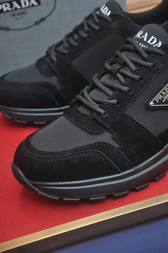 Prada Cloudbust Sneakers Lifestyle Noires en Daim et Synthétique 2
