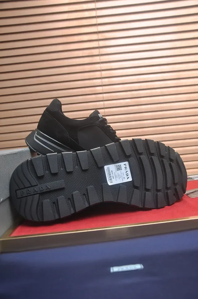 Prada Cloudbust Sneakers Lifestyle Noires en Daim et Synthétique 3