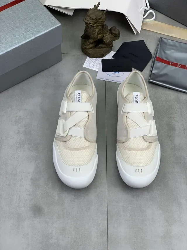 Prada Cloudbust Off-White شبيكة وسويد slip-on للستايل الحياتي 5
