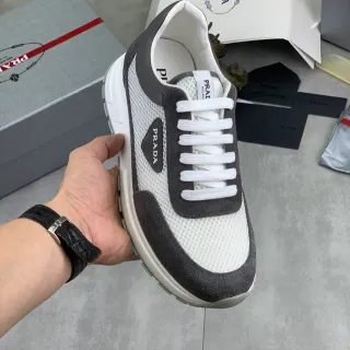 Prada Cloudbust أبيض و رمادي فحمي ستايل حياة حذاء رياضي