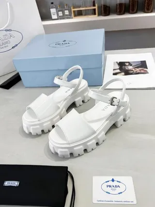 Prada Cloudbust Sandales Gladiator de Plateforme en Cuir Patenté Blanc 7