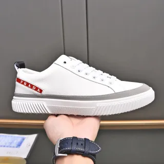 Prada Cloudbust Sneakers Lifestyle Blancs avec Rayures Rouges