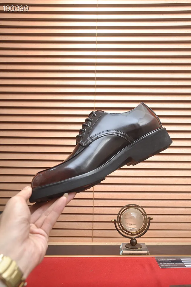 Prada Polished Brown Cap-Toe Oxford Shoes 7