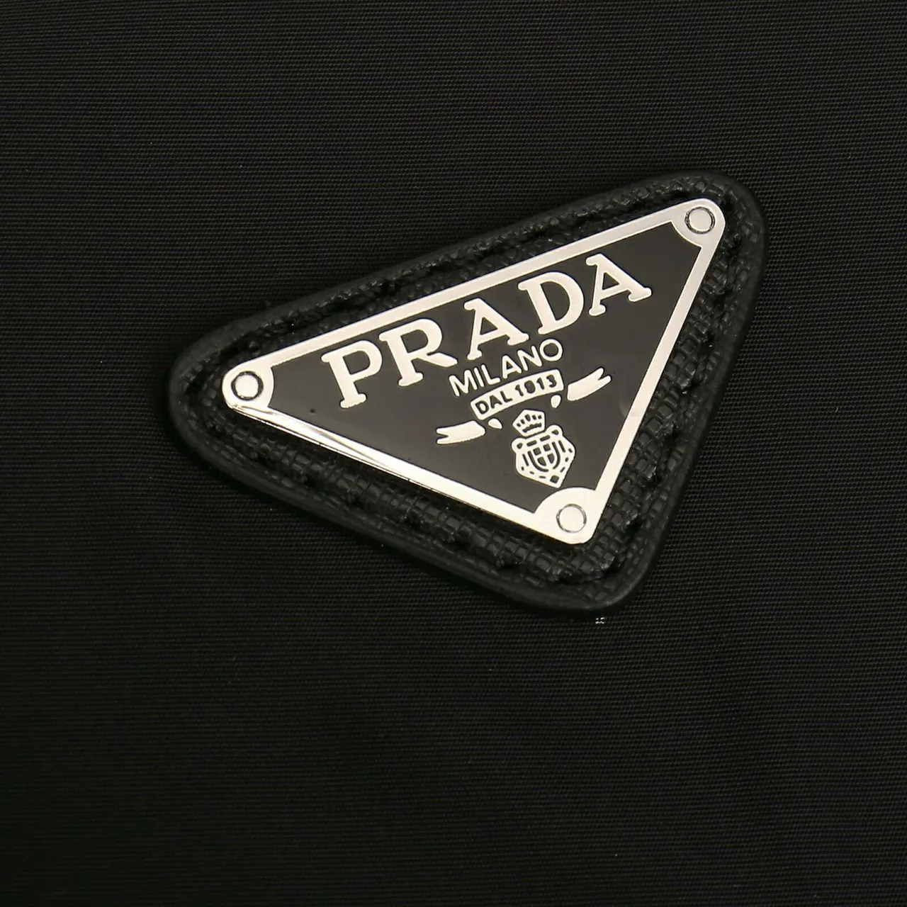 Sac messager Prada Re-Edition noir argenté flap-top buckle-accented 5