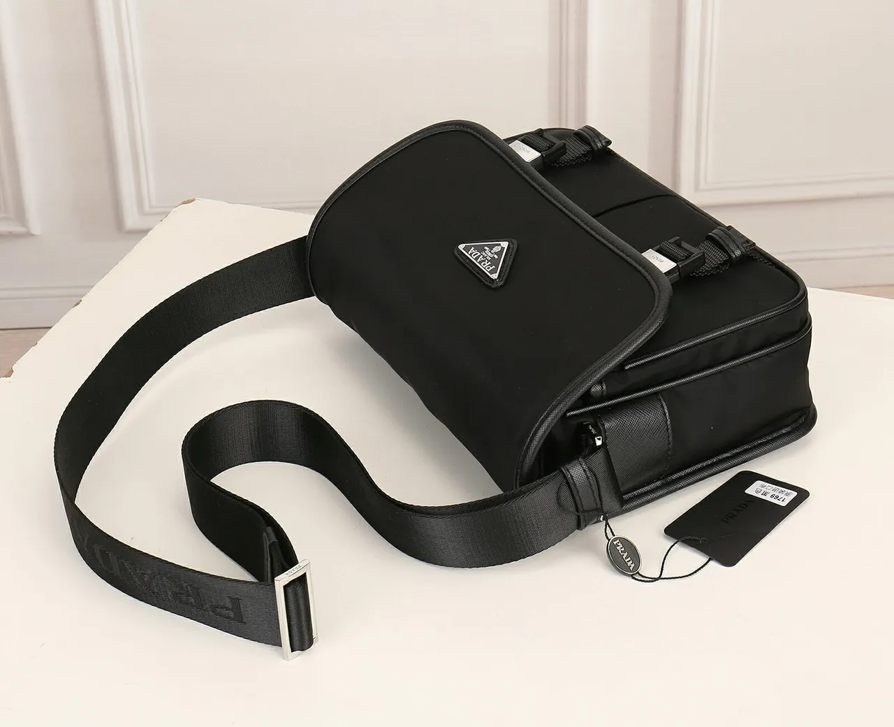 Sac messager Prada Re-Edition noir argenté flap-top buckle-accented 6