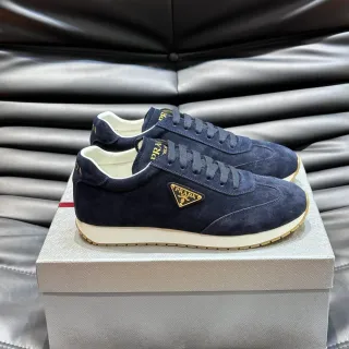 Prada Re-Edition حذاء رياضي بحرري Navy Suede ريترو رنر أسلوب حياة