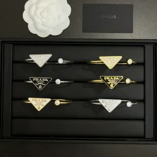 سوار Prada شعار مثلثي فضة ذهب تعليقة مثلثية كريستال متلاصق
