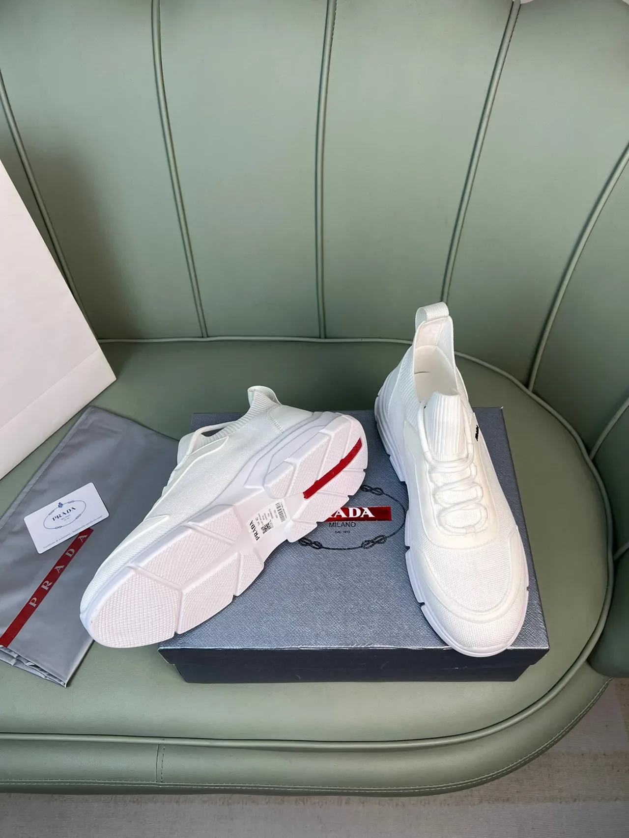 Prada Tênis Lifestyle Brancos de Malha com Upper de Meia Esculpido Sola Chunky 7
