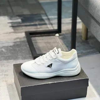 Prada أحذية رياضية lifestyle أبيض low-top ذات أعلى نسيج
