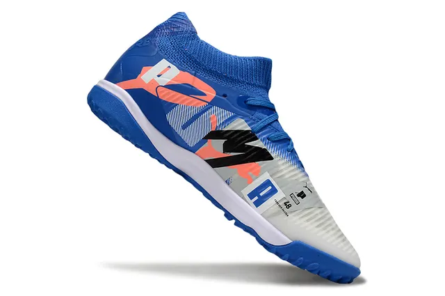 Puma Future Z أزرق أبيض مع كولار نسيجي مريح على شكل الجورب وشبكات غير متناظرة أحذية كرة القدم للعشب الاصطناعي 2
