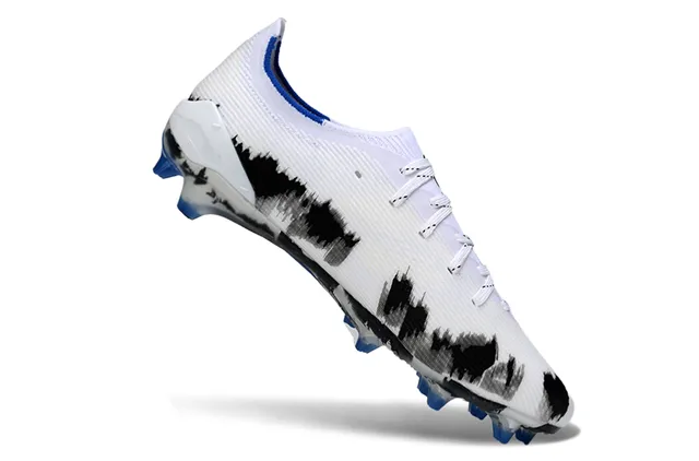 Puma Future Z Sapatos de Futebol Branco Azul Baixo Corte Upper de Malha Cadarços Assimétricos Superfície Firme 2