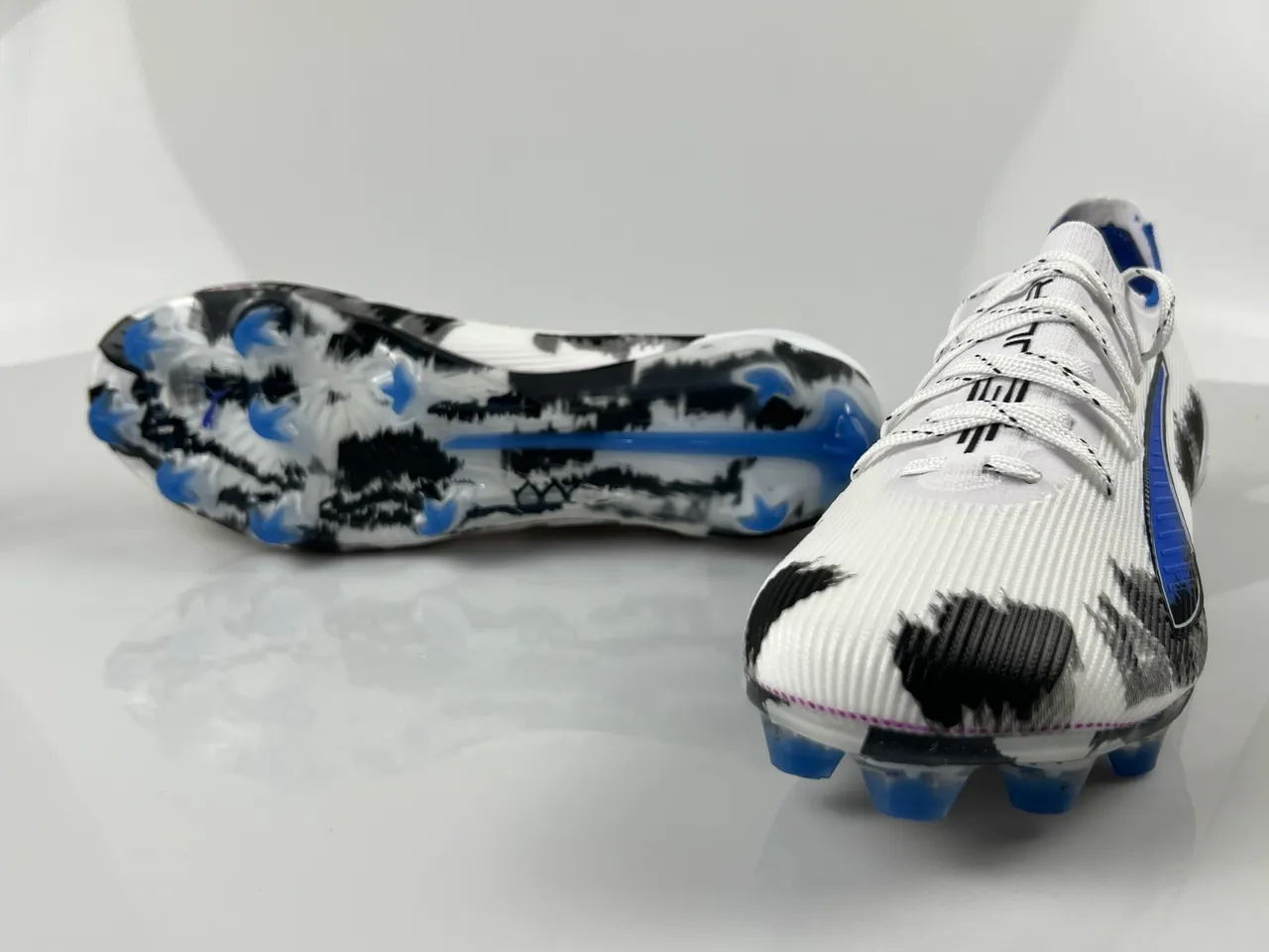 Puma Future Z Sapatos de Futebol Branco Azul Baixo Corte Upper de Malha Cadarços Assimétricos Superfície Firme 11