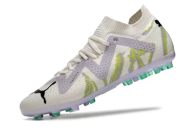 Puma Future Z White Green Knit Upper V-Shaped Perforated Overlay Firm-Ground Soccer Shoes 4