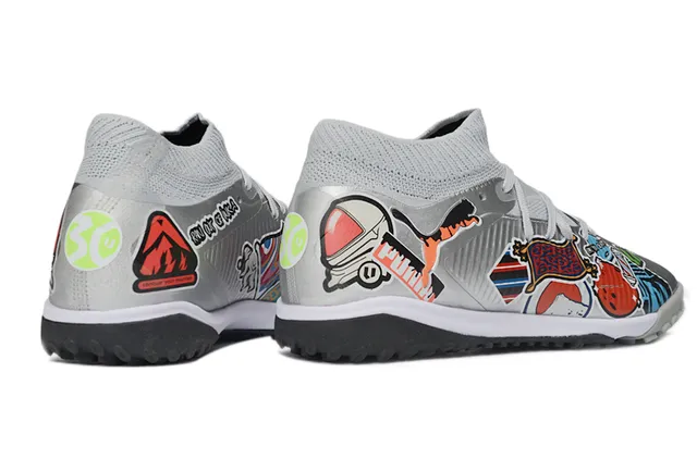 Puma Silver Multicolor Chaussures de soccer Turf avec col en jersey ajustable au chausson, upper synthétique métallique 5