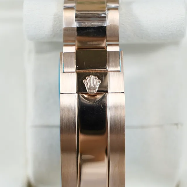 Rolex Cosmograph Daytona Rainbow Gem-Set Bezel Black Dial Rose Gold Mechanical Watch 8