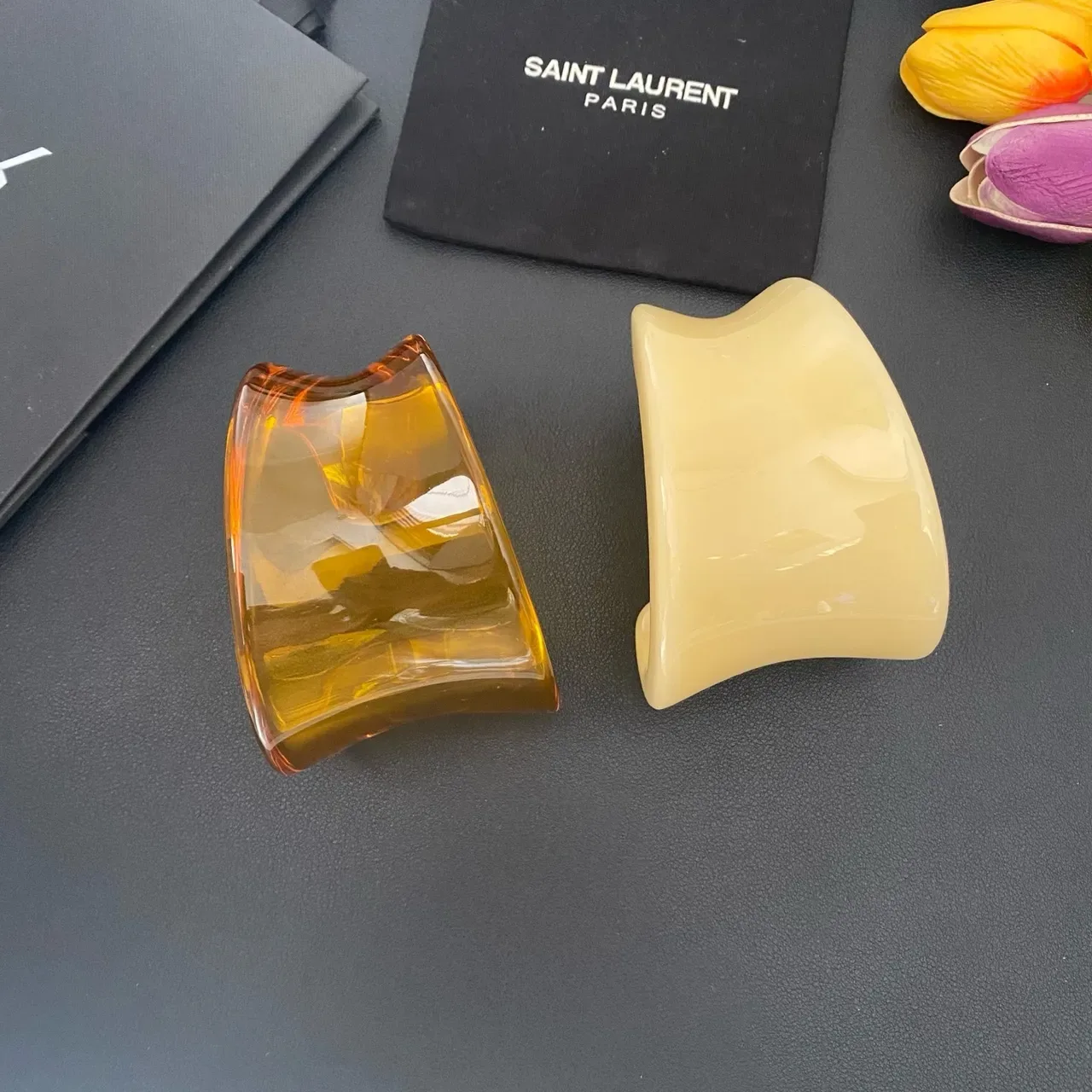 Saint Laurent Bege Laranja Pulseira Assimétrica De Resina Esculpida 8