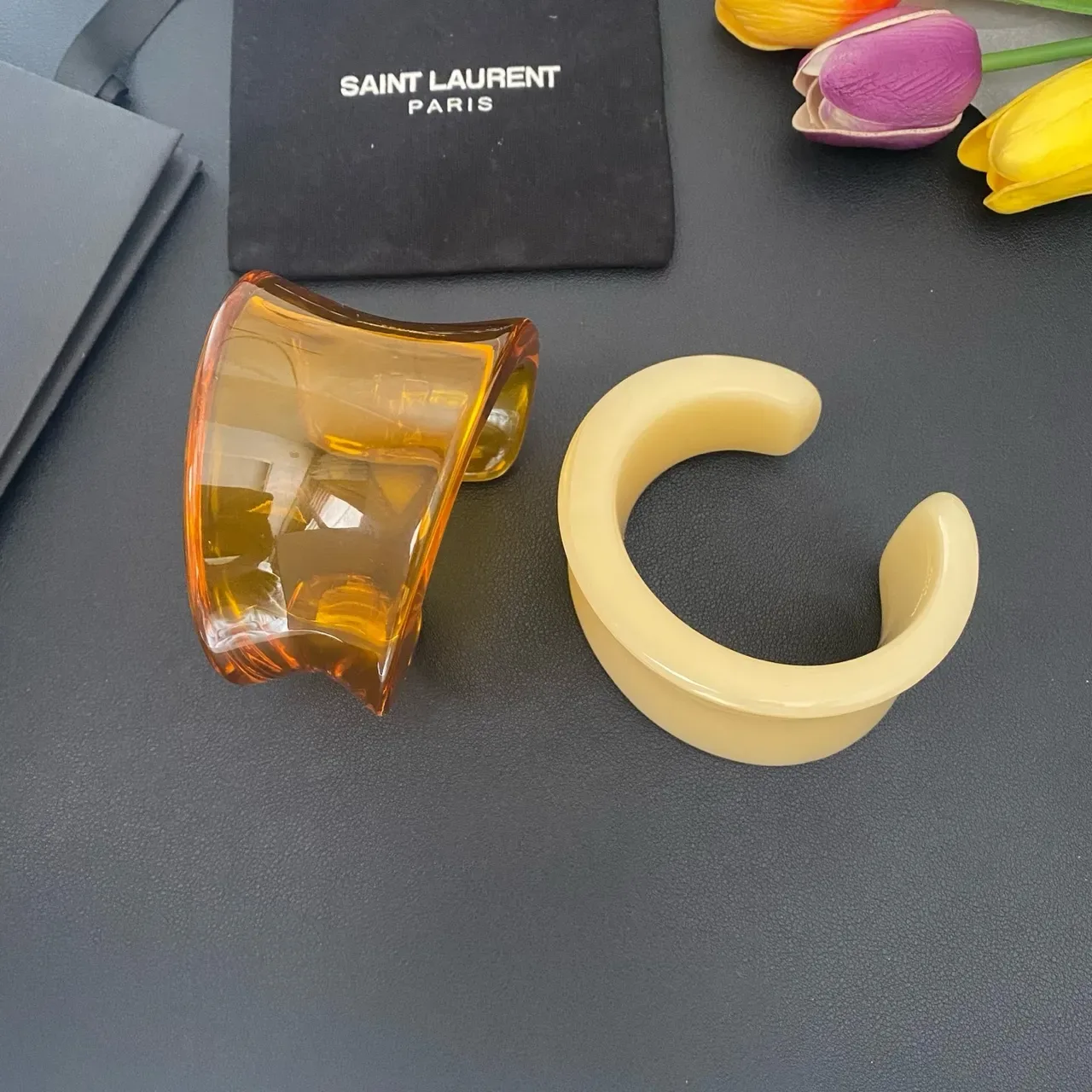 Saint Laurent Bege Laranja Pulseira Assimétrica De Resina Esculpida 9