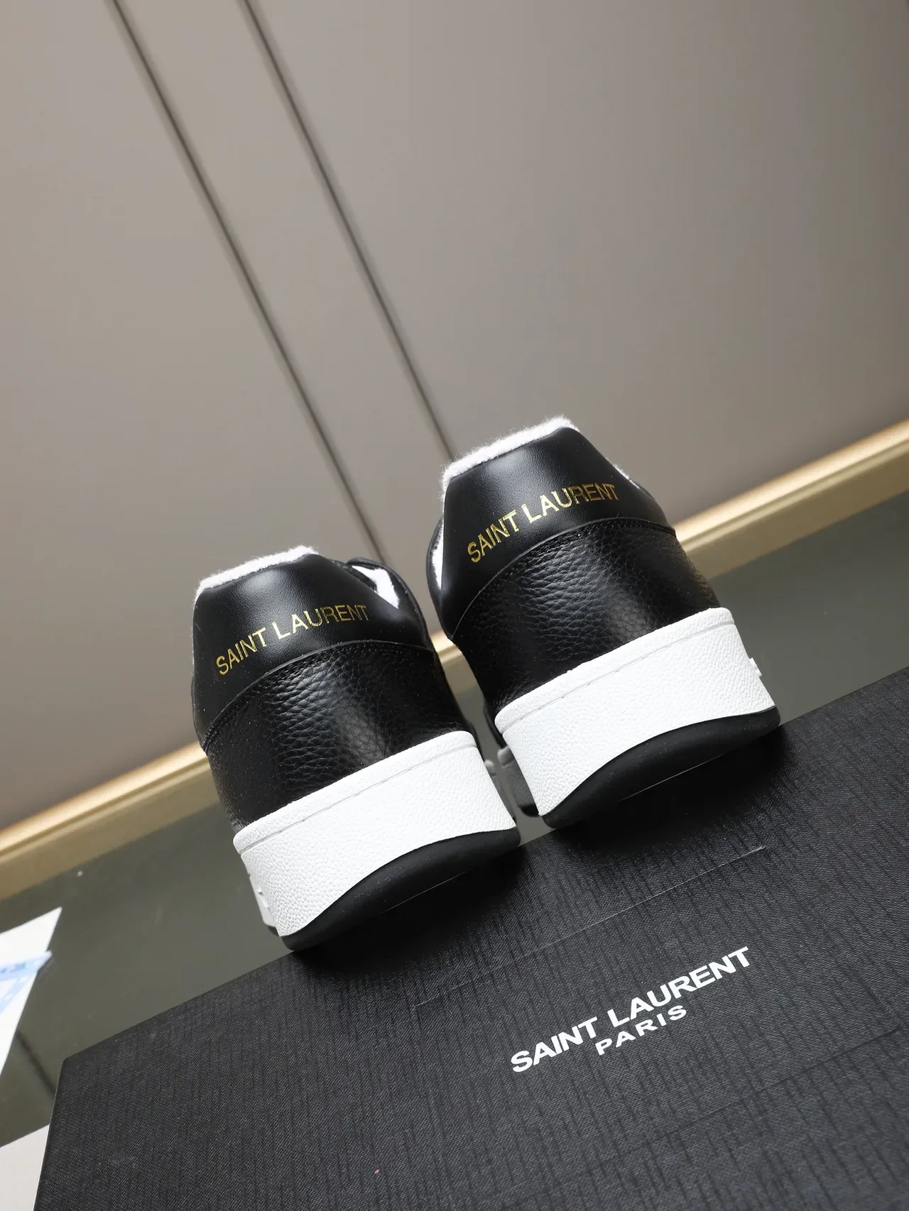 Saint Laurent Noir Blanc Cuir Texturé Partie Supérieure Orteil Perforé Chaussures Lifestyle 3