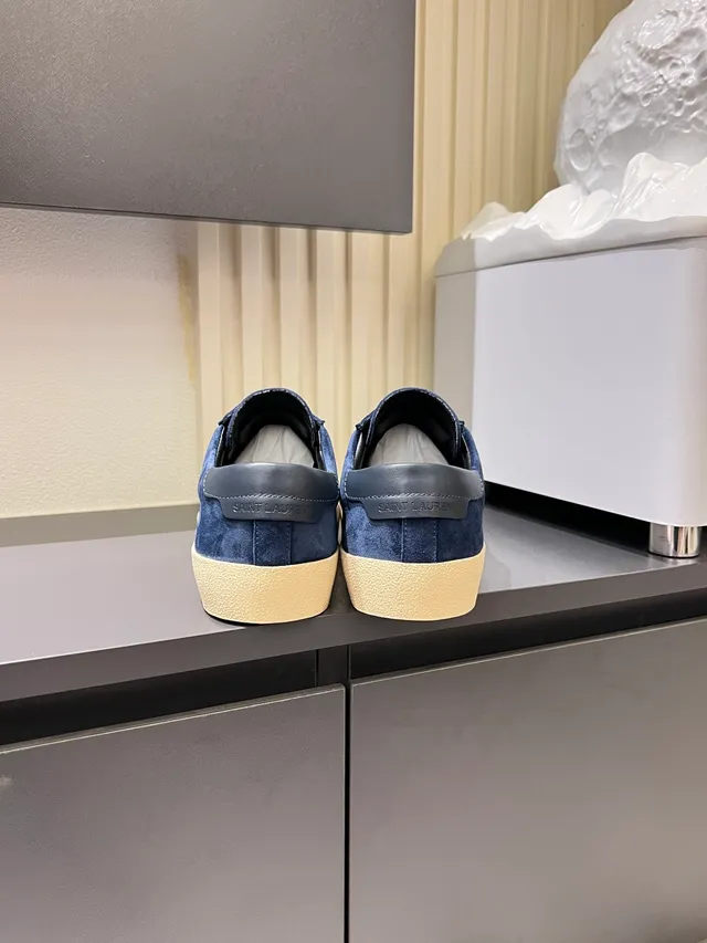 Saint Laurent Chaussures Lifestyle en Daim Bleu avec logo relevé 2