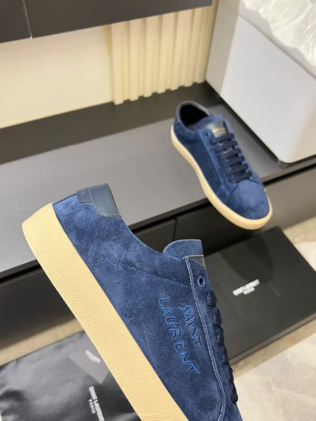 Saint Laurent Chaussures Lifestyle en Daim Bleu avec logo relevé 3