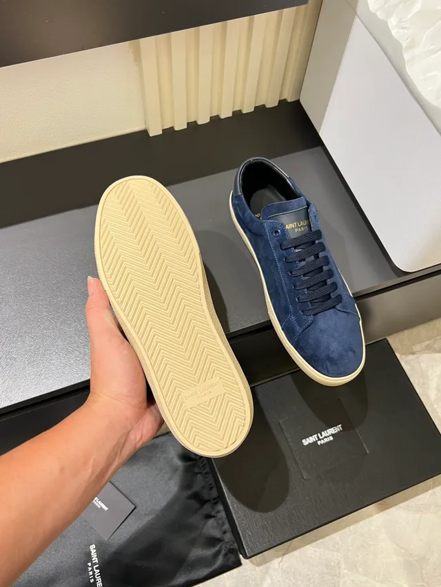 Saint Laurent Chaussures Lifestyle en Daim Bleu avec logo relevé 4