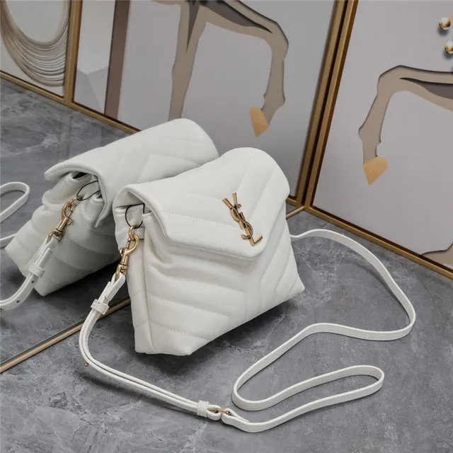 Saint Laurent Loulou bolsa underarm bege quiltada 9