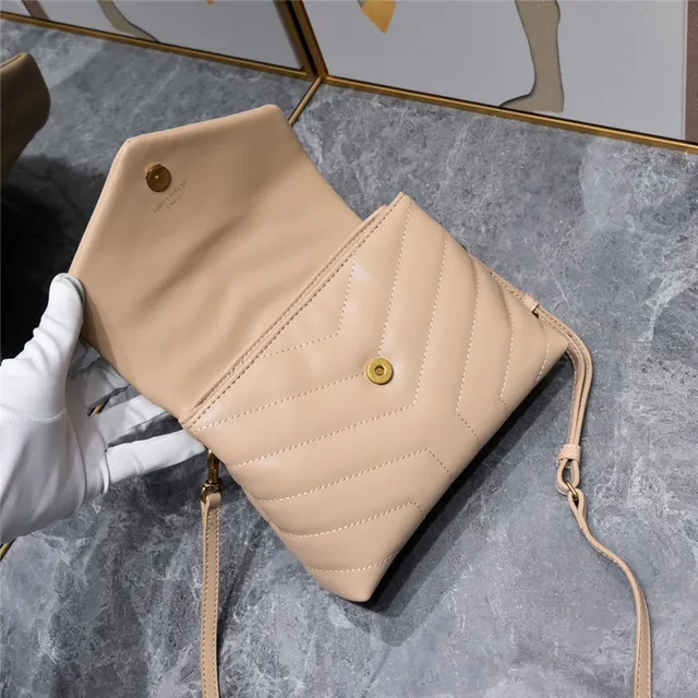 Saint Laurent Loulou bolsa underarm bege quiltada 13