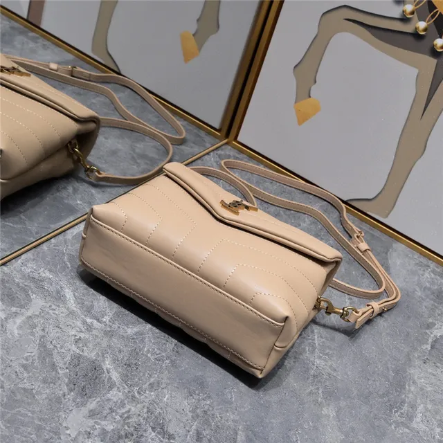 Saint Laurent Loulou bolsa underarm bege quiltada 16
