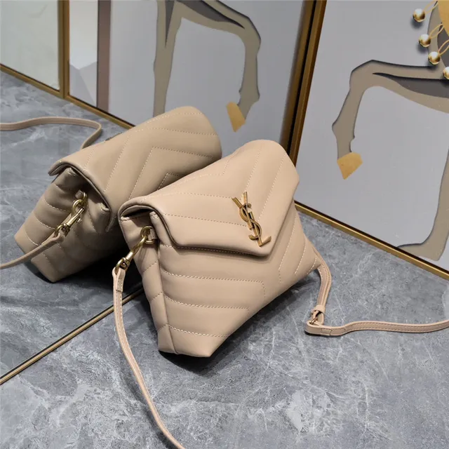 Saint Laurent Loulou bolsa underarm bege quiltada 18