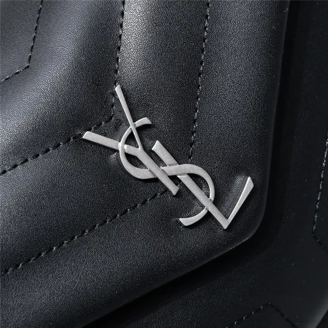 Saint Laurent Loulou bolsa underarm bege quiltada 22