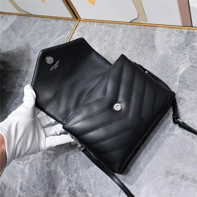 Saint Laurent Loulou bolsa underarm bege quiltada 23