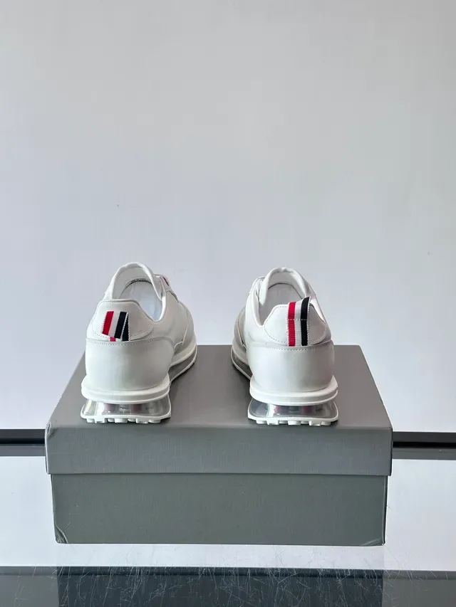 Thom Browne Air Runner सादा लाल Low-Top लेदार आपर लाइफस्टाइल स्निकार 3