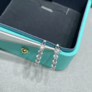 Tiffany & Co. Boucles d'oreilles à l'anneau avec diamants