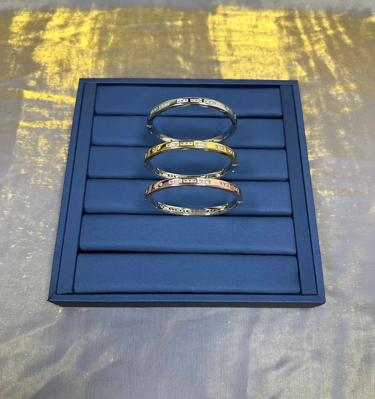 Tiffany & Co. Gold Silver Hinged Bangle Two-Tone Bracelet 7