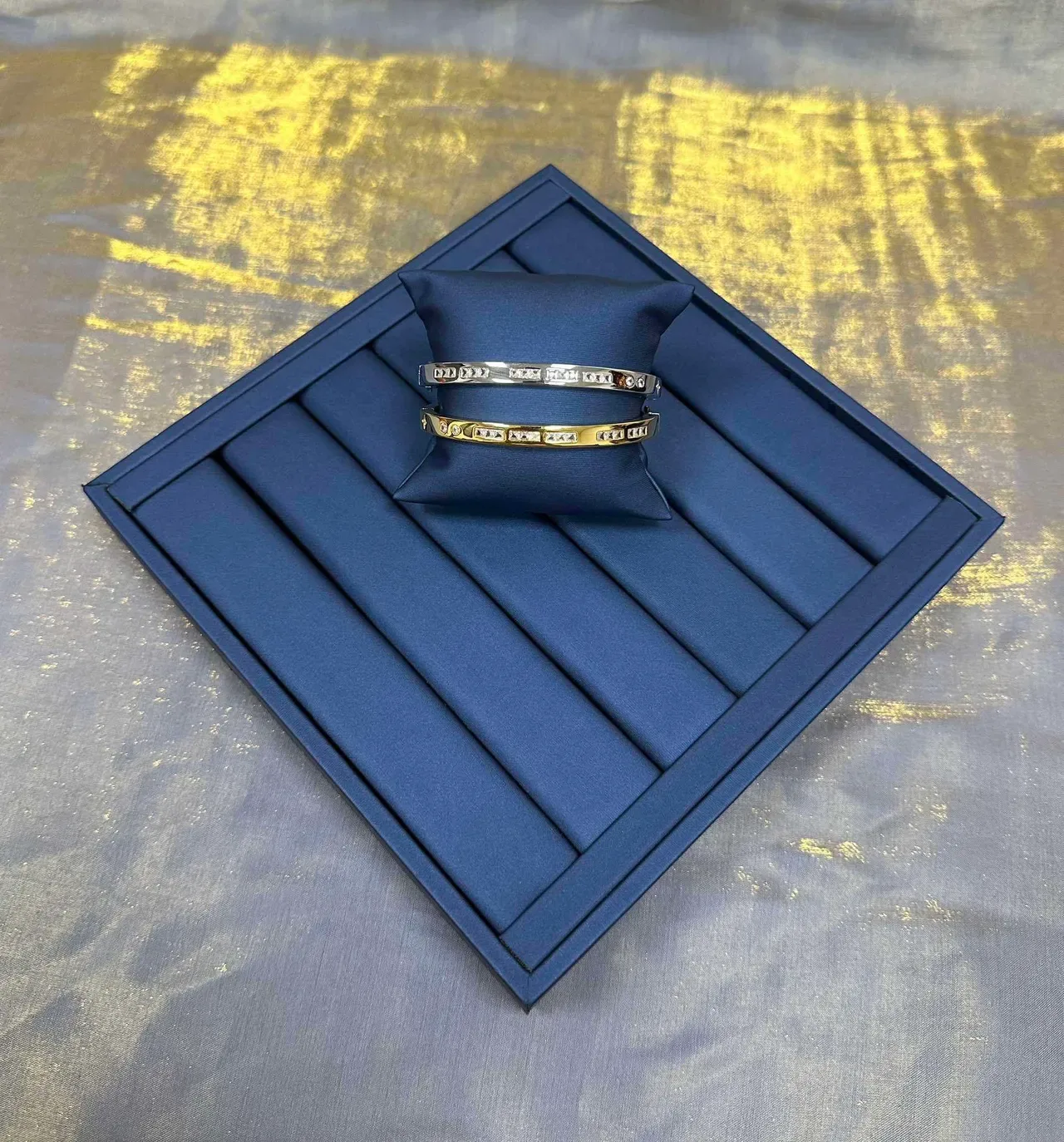 Tiffany & Co. Gold Silver Hinged Bangle Two-Tone Bracelet 8