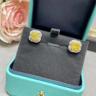 Tiffany & Co. Boucles d'oreilles à puces avec gemme jaune taillée en carré et double halo