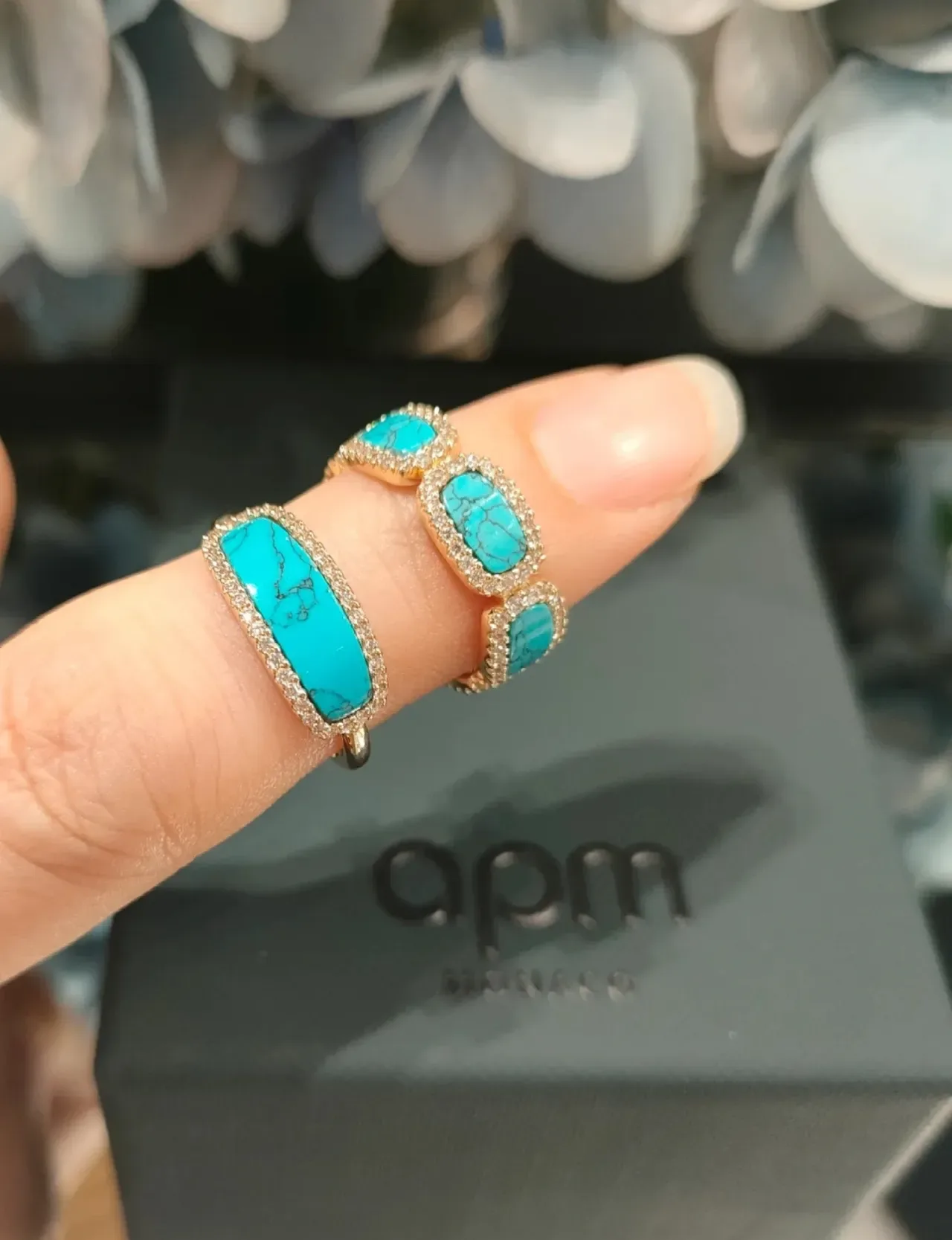 Tiffany & Co. Three-Stone Turquoise Cabochon Gold-Tone Ring 3