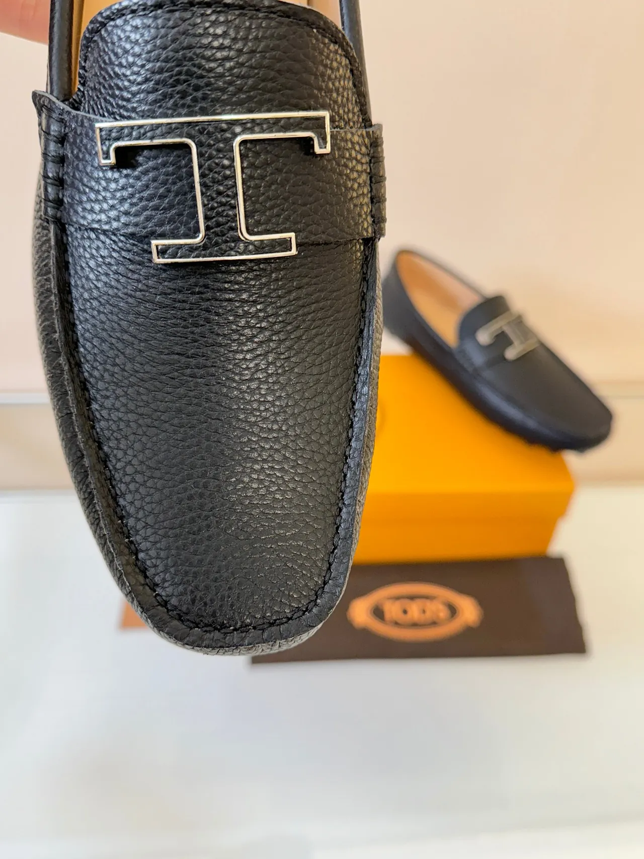 Tod's Gommino mocassin cuir noir poivré boucle métallique 'T' mocassins 3