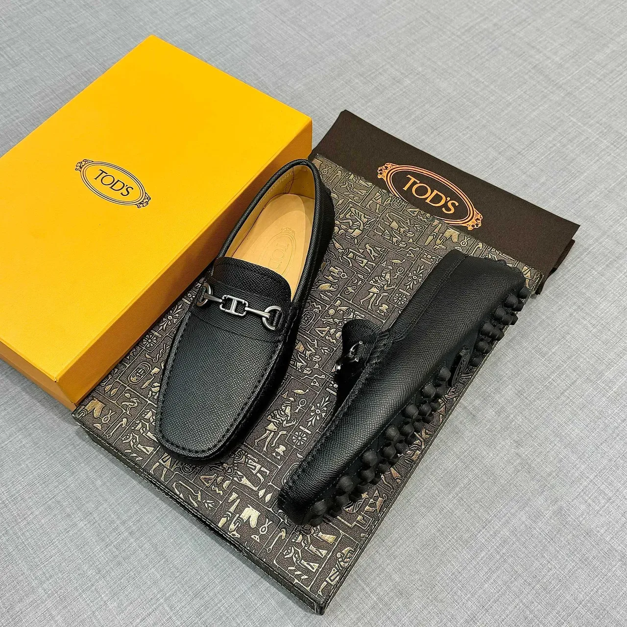 حذاء Tod's Horsebit Loafer جلد أسود مقشف للرجال 2