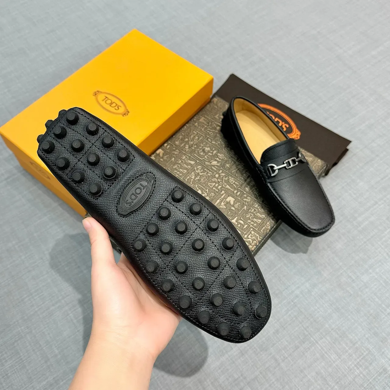 حذاء Tod's Horsebit Loafer جلد أسود مقشف للرجال 5