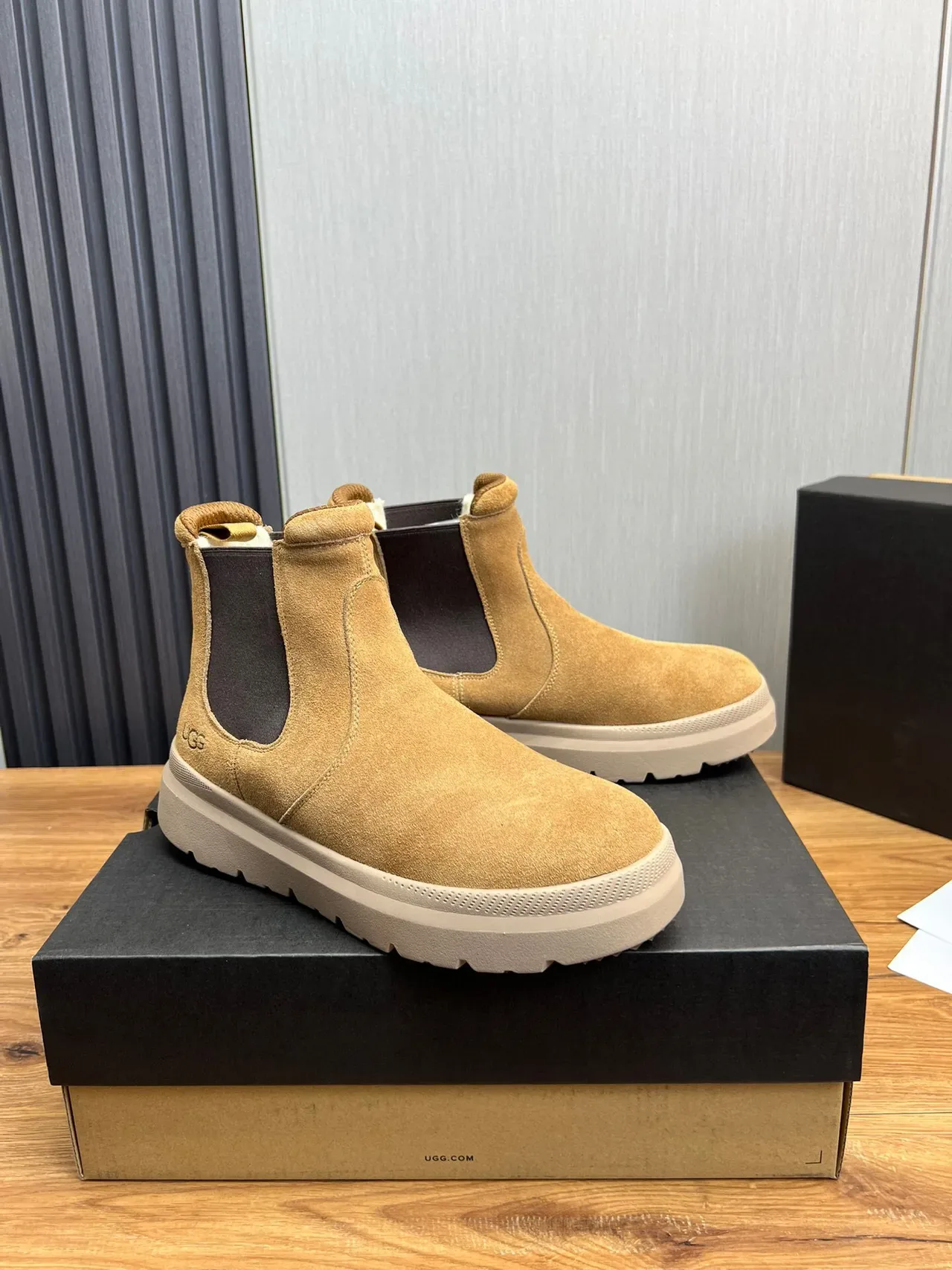 UGG Beige Gray Suede Upper Elastic Side Gussets Chelsea Boots 2