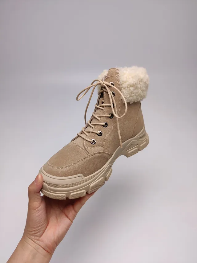 UGG Beige White Lace-Up Shearling-Lined Snow Boots 9