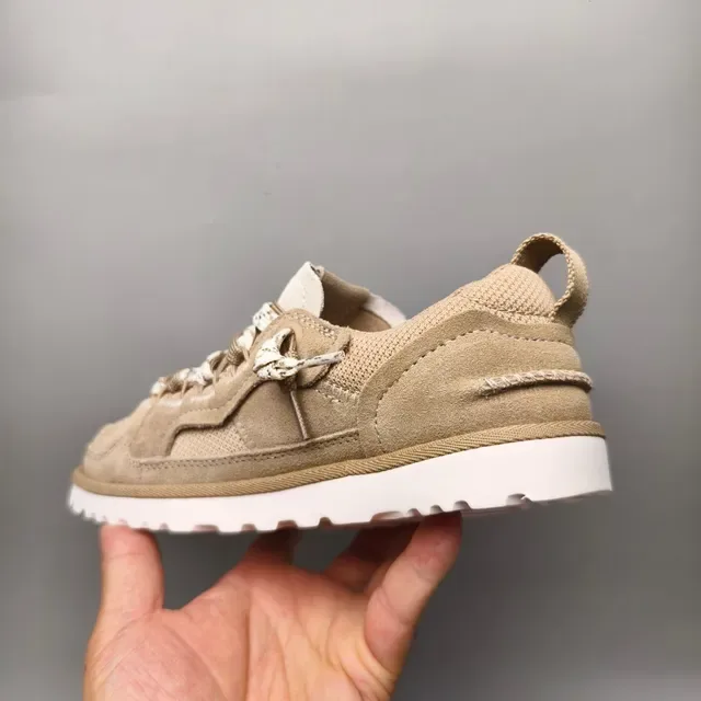 UGG Chaussures Lifestyle Beige Blanc Suède Supérieur Détail Lacets Tressés 4